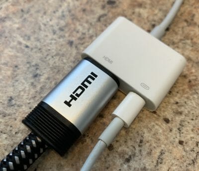 connect HDMI cord to lightning adapter